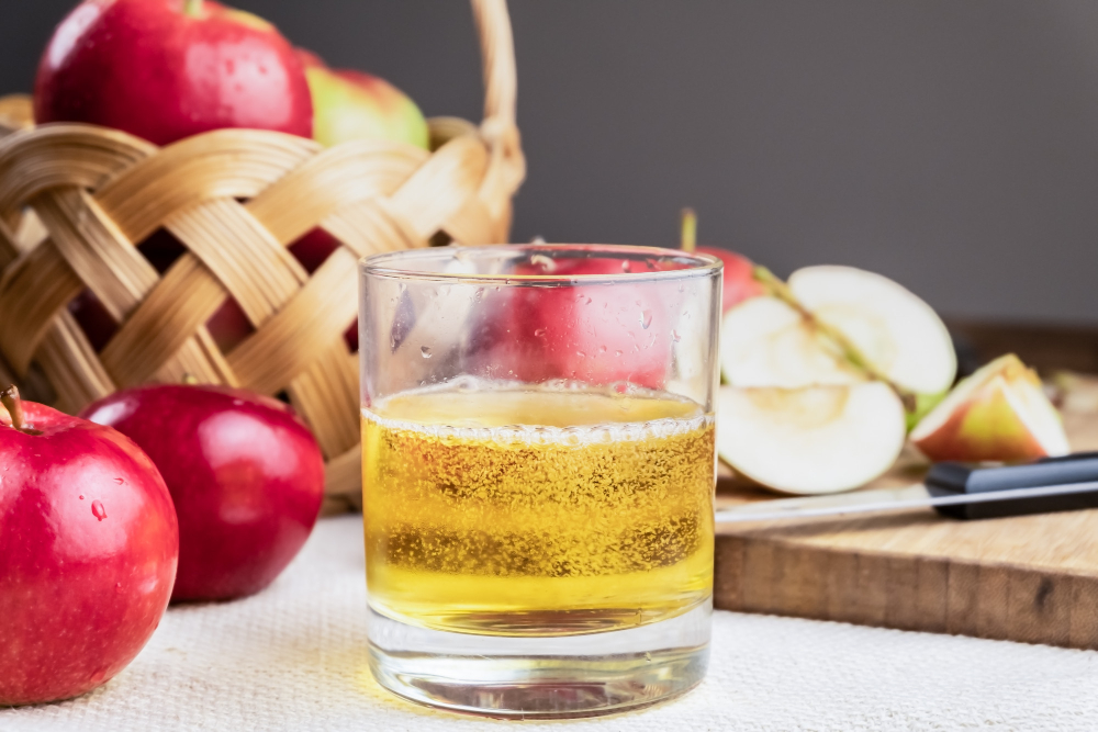Sucul de mere: avantaje și beneficii pentru sănătate